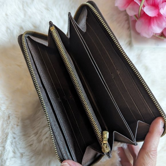 Louis Vuitton Damier Ebene Zippy Wallet w/ box & dust bag - Picture 5 of 13